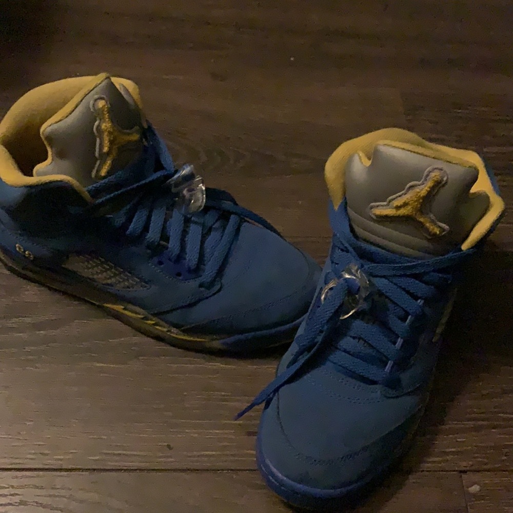Jordan Size 6.5 - Picture 2 of 4